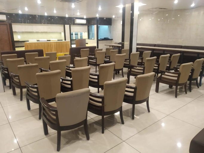 Food & Drinks 5, Hotel Malik Residency, Kanpur Nagar