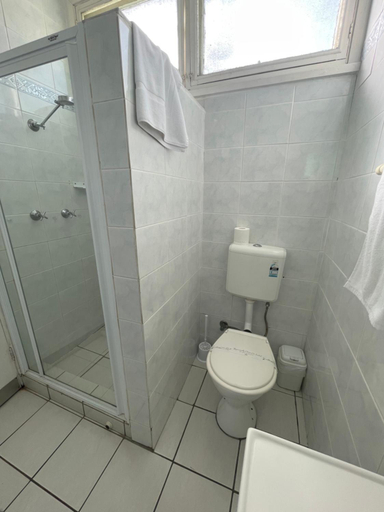 Bathroom 3, The Tree Motel, Eurobodalla
