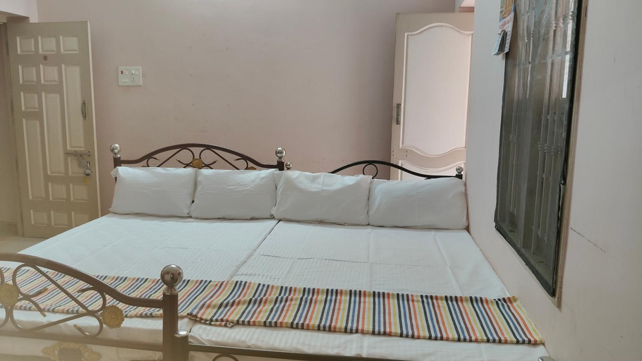 Bedroom 2, Dheeksha Homestay , Tiruvannamalai