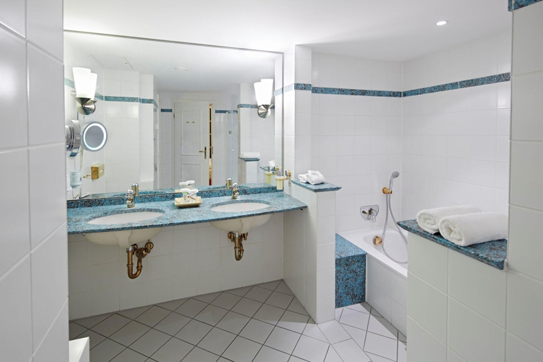 Bathroom 5, Lindner Hotel Wiesensee, Westerwaldkreis