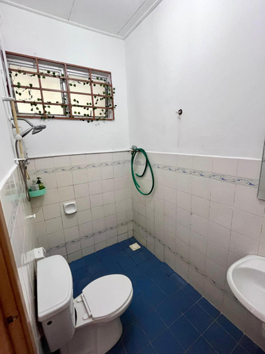 Bathroom 3, Nana Seremban Two Homestay , Seremban