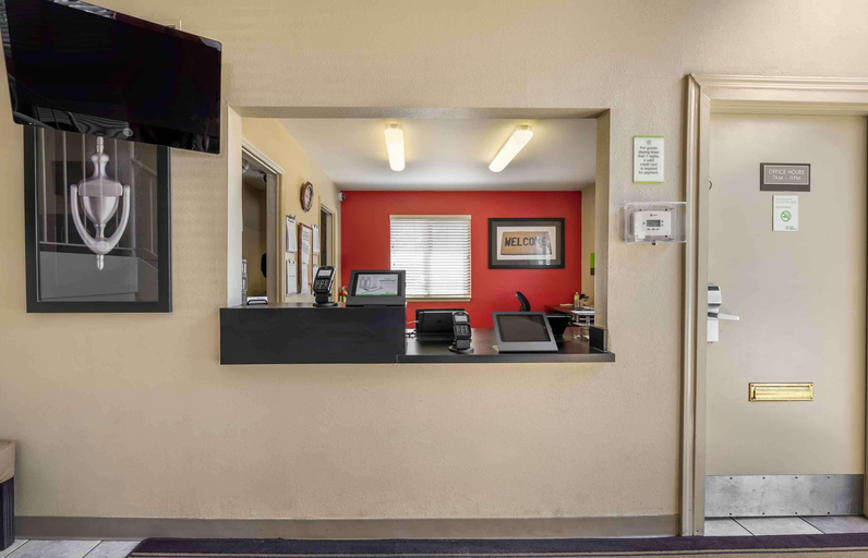 Public Area 2, Studio 6 Indianapolis, IN - North Carmel, Hamilton