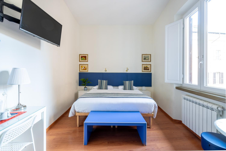 Bedroom 3, Temple View, Rome