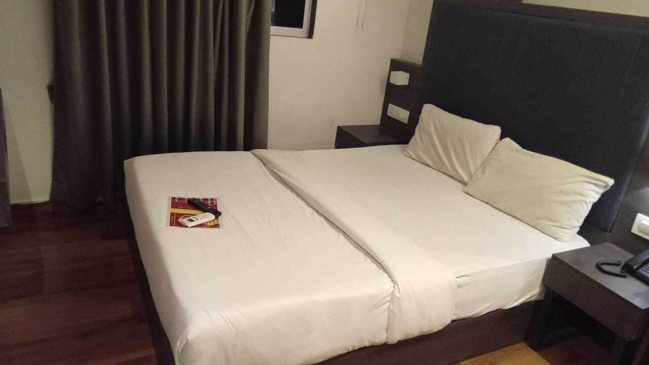 Bedroom 1, HOTEL ROYAL PALACE, Mumbai Suburban