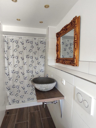 Bathroom 4, Pension Kastanienhof, Westerwaldkreis