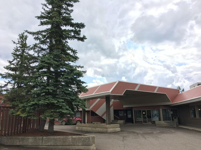 Exterior & Views 1, Tumbler Ridge Inn, Peace River