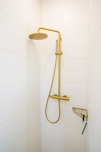 Room 3, 67 adm 3 Bedroom Villa Walking Distance to Carvo, Lagoa