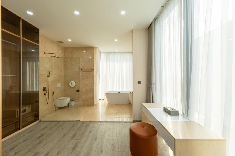 Bathroom 3, LUCKY VILLA, Da Nang