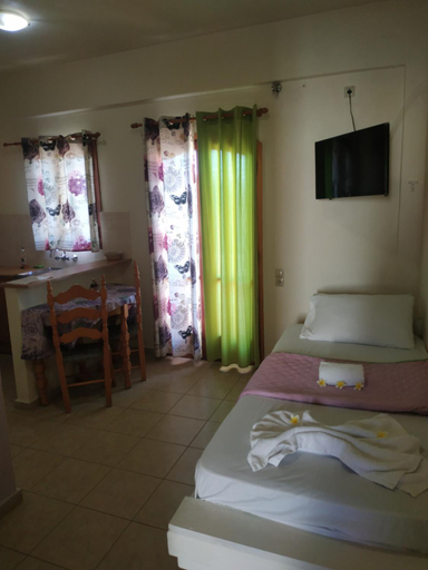 Bedroom 2, Lia Sofia Apartments, Crete