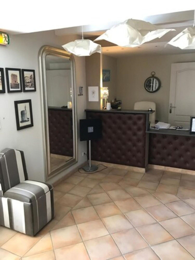 Public Area 2, Hotel le Médieval, Gard