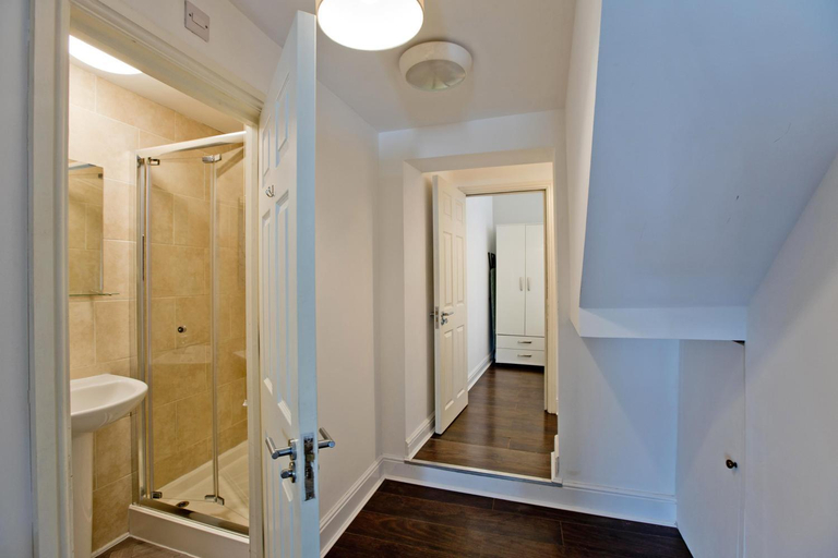 Bathroom 3, Imperial Corner House-Whitechapel Apartment, London