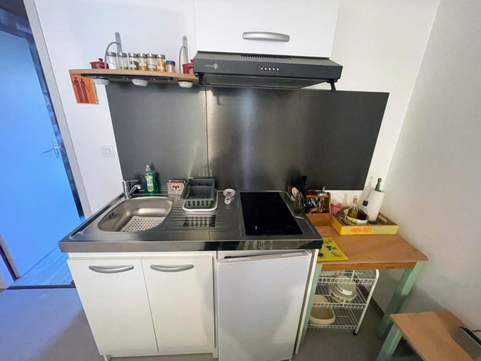 Kitchen, Gite Tan Rouge, Doubs