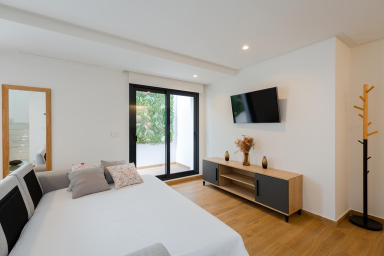 Bedroom 3, Luxurious & Comfy by Fidalsa, Alicante