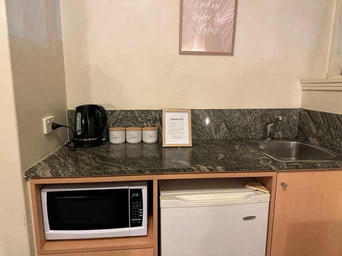 Others 5, Entire Studio Apartment in St Kilda FREE PARKING WIFI BEACH WALK, Melbourne