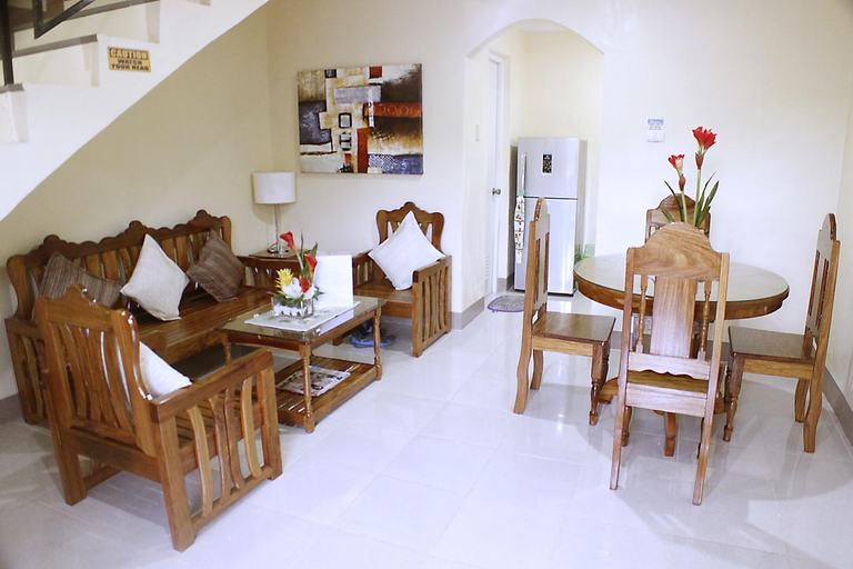 Dining Room 9