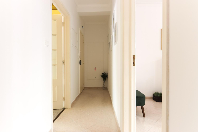 Facilities 5, Principe Real Balcony by Homing, Lisbon