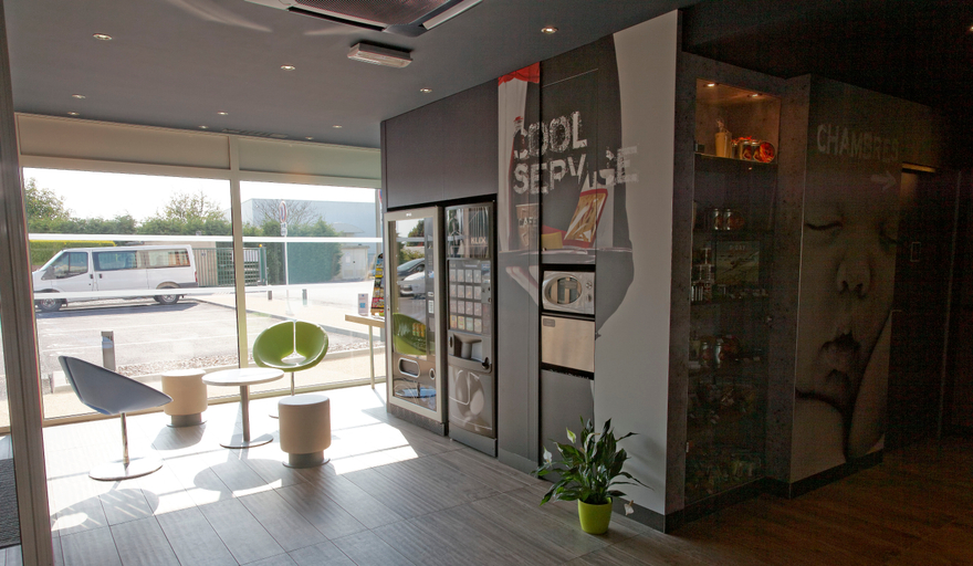Public Area 3, ibis budget Cherbourg La Glacerie, Manche