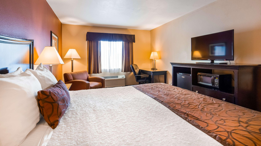 Bedroom 3, Best Western Plus Corning Inn, Tehama