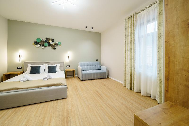 Others 4, Montello Guest House, Brasov