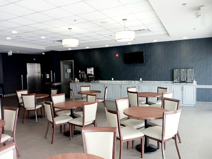 Food & Drinks 5, Park Inn by Radisson Edmonton Airport, Division No. 11