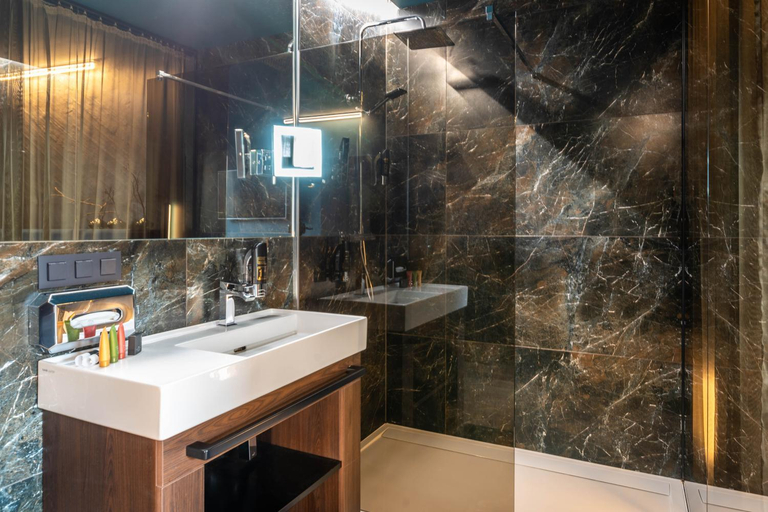 Bathroom 4, Boutique HOTEL11 (with ROOFTOP SPA), Nitra