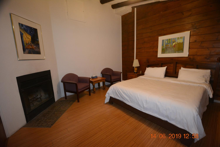 Others 3, Auberge Alpine Inn, Les Pays-d'en-Haut