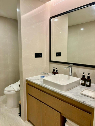 Bathroom 23