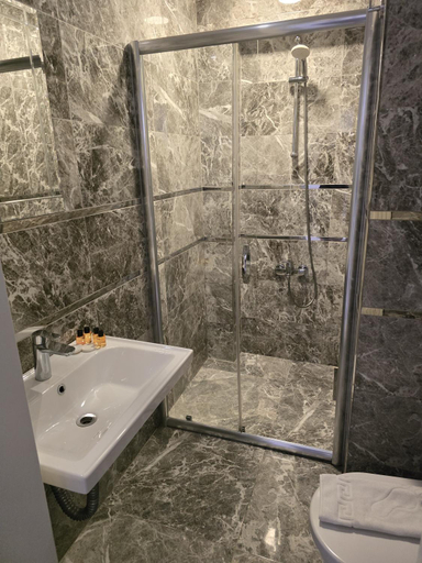 Others 4, The Empress Theodora Hotel ll, Fatih