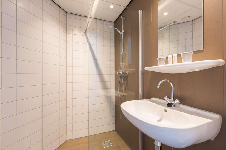 Bathroom 5, Best Western Amsterdam, Amsterdam