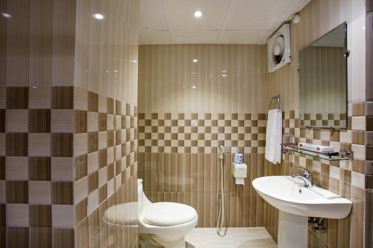Bathroom 3, HOTEL THE CAPITAL LTD., Dhaka