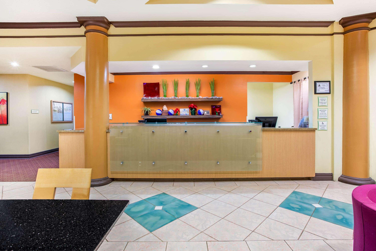 Public Area 2, La Quinta Inn & Suites by Wyndham Raleigh Cary, Wake