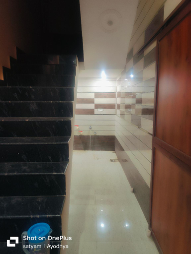 Others 5, Shri radhey inn near ramjanmbhoomi, Faizabad
