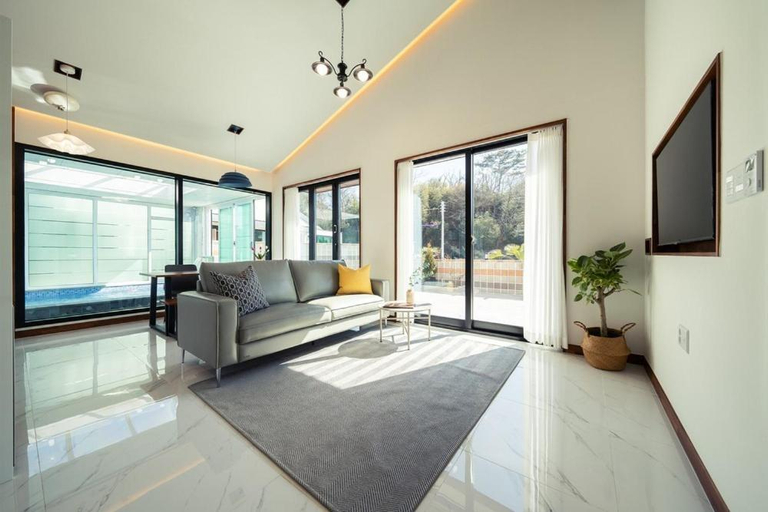 Bedroom 2, Gyeongju Yeonjeong Pool Villa, Gyeongju