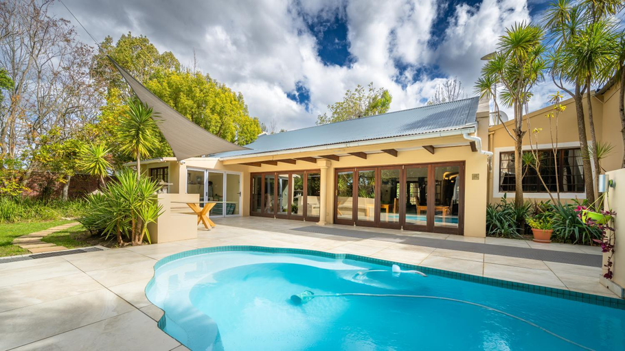 Sport & Beauty 5, Botanica Guest House, Eden