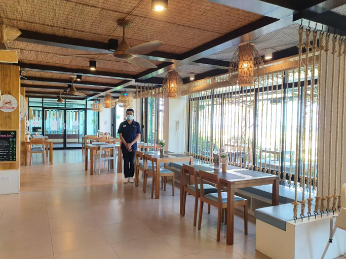 Restaurant 12