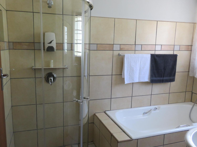 Others 4, Cobblestone Court, Pixley ka Seme