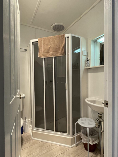 Bathroom 3, Strahan Wilderness Lodge, West Coast