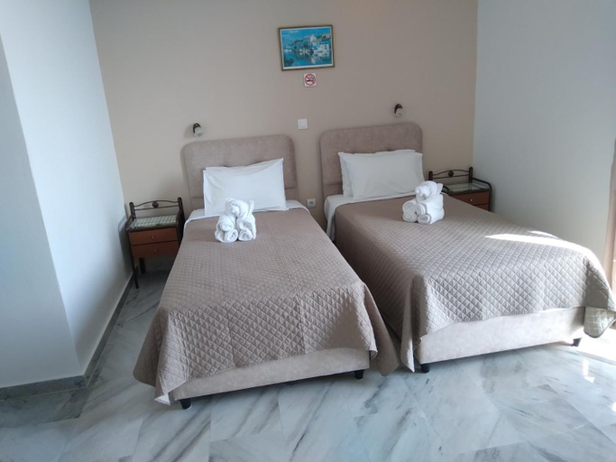 Bedroom 1, Makis Studios & Apartments, Ionian Islands