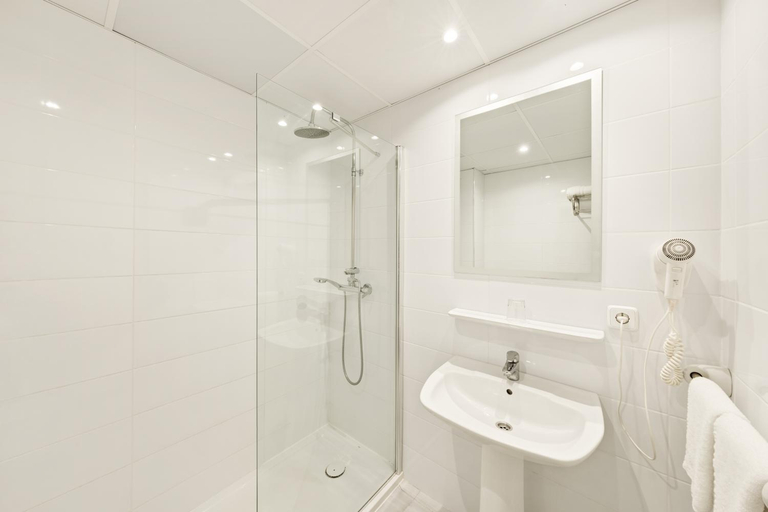 Bathroom 5, Vista Club Apartamentos, Baleares