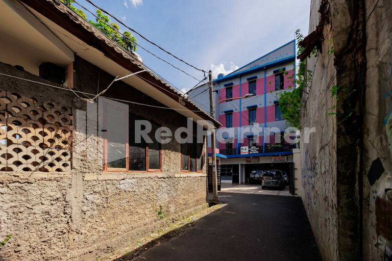 Exterior & Views 2, Tobana House Bintaro RedPartner, South Jakarta
