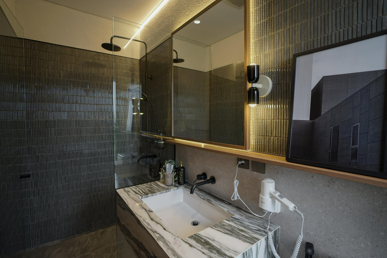 Bathroom 5, Eudaimonia Vol II (Home), Bandung