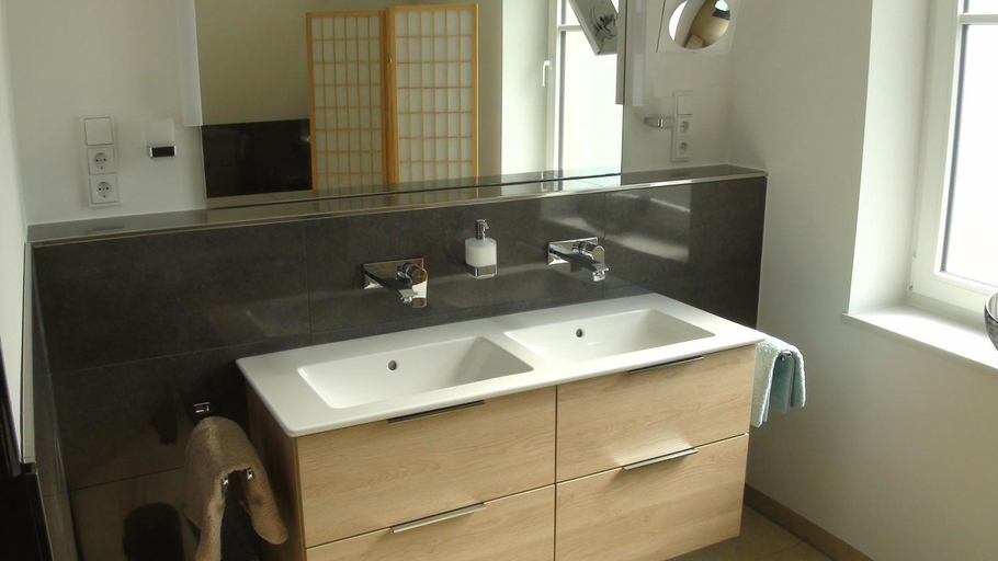 Bathroom 4, Villa Bi de Kuhlung Comfortable Vacation Home, Rostock