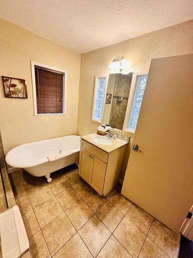 Bathroom 3, The Inn at Shasta Lake, Shasta