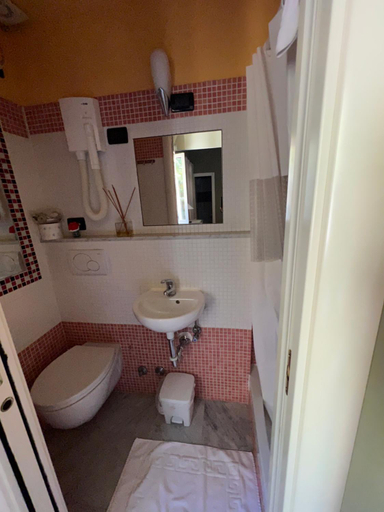 Bathroom 5, Locanda Lorena, La Spezia