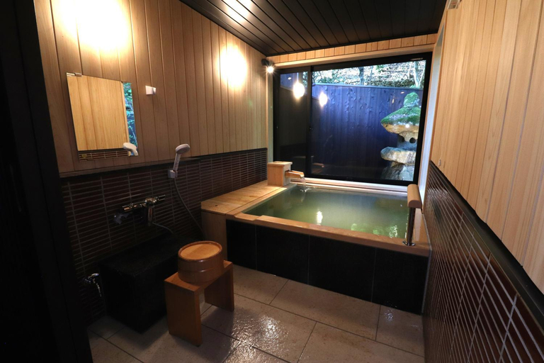 Bathroom, Ueyama Ryokan, Himeji