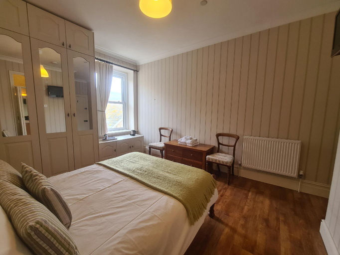 Others 5, BnB-side, Dorset