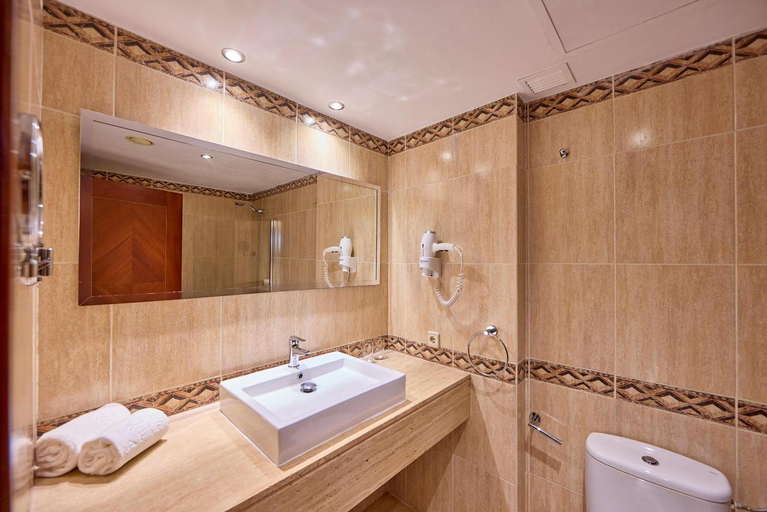 Bathroom 4, Zafiro Rey Don Jaime, Baleares