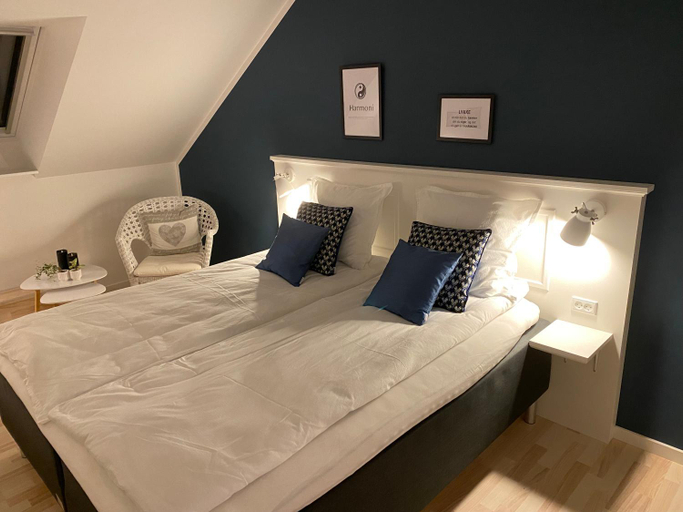 Bedroom 2, Nyopført luksusværelse i naturskønne og rolige omgivelser, Tønder