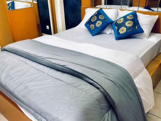 Bedroom 26