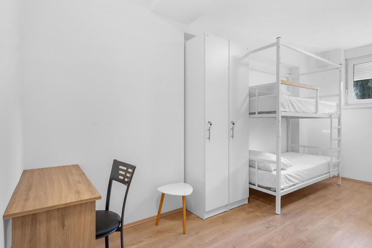 Guestroom, Shared room in Hostel - Bunk bed, Split